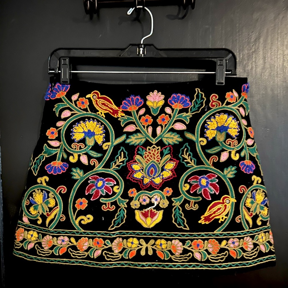 Zara embroidered floral skirt mini